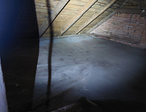 Zateplení stropu rodinného domu a zhotovení revizní lávky